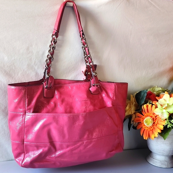 COACH, Beautiful Pink 💗 Hobo  Purse/Bag with matching checkbook wallet. - Picture 3 of 16